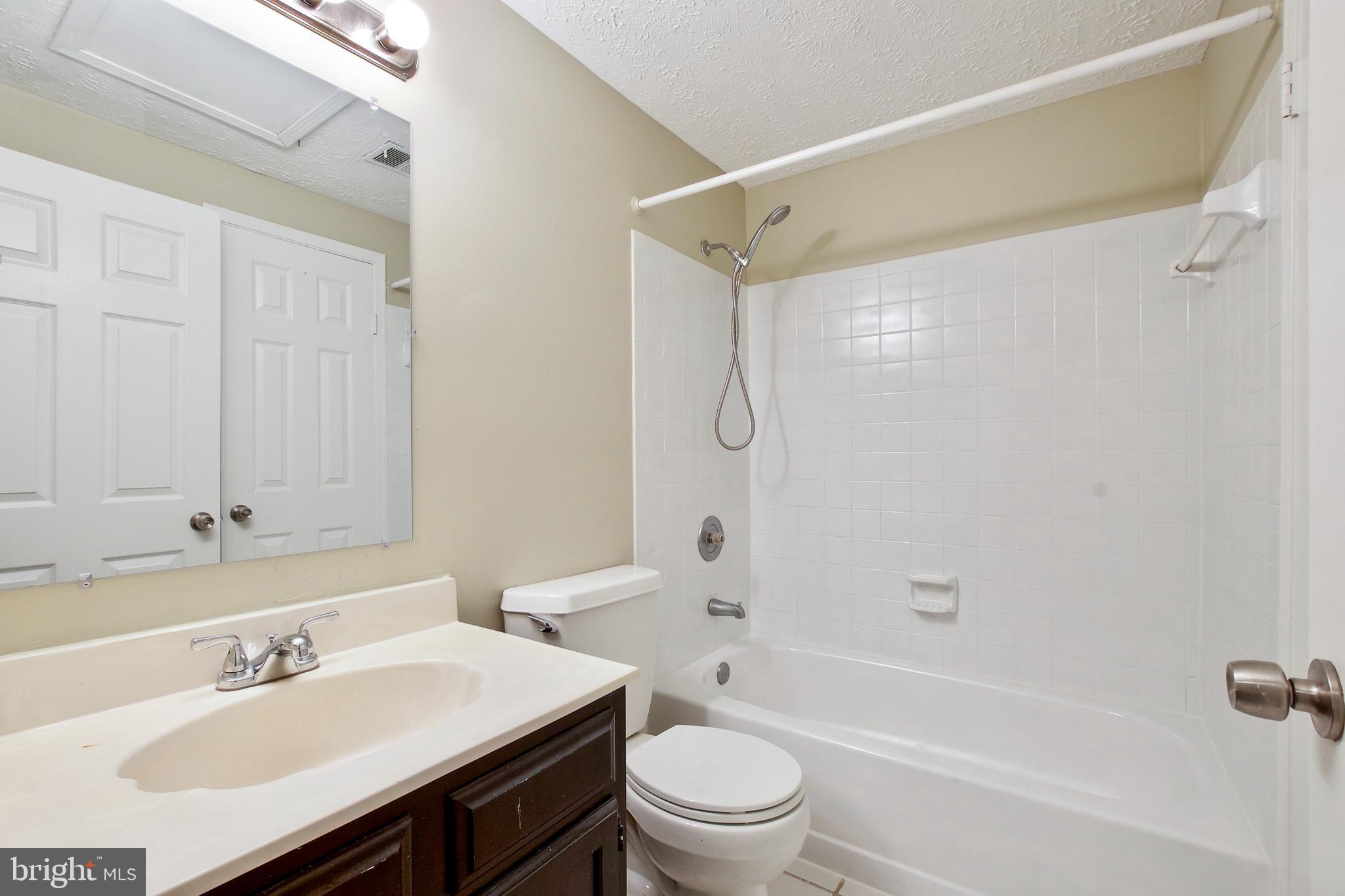 1933 Belmont Ridge Court Reston, VA 20191 - Photo 24 of 32 Upstairs Bathroom