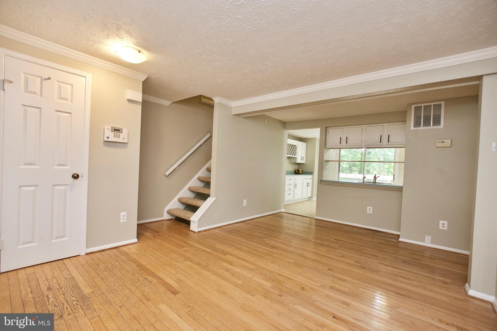 1933 Belmont Ridge Court Reston, VA 20191 - Photo 6 of 32 MAIN LEVEL