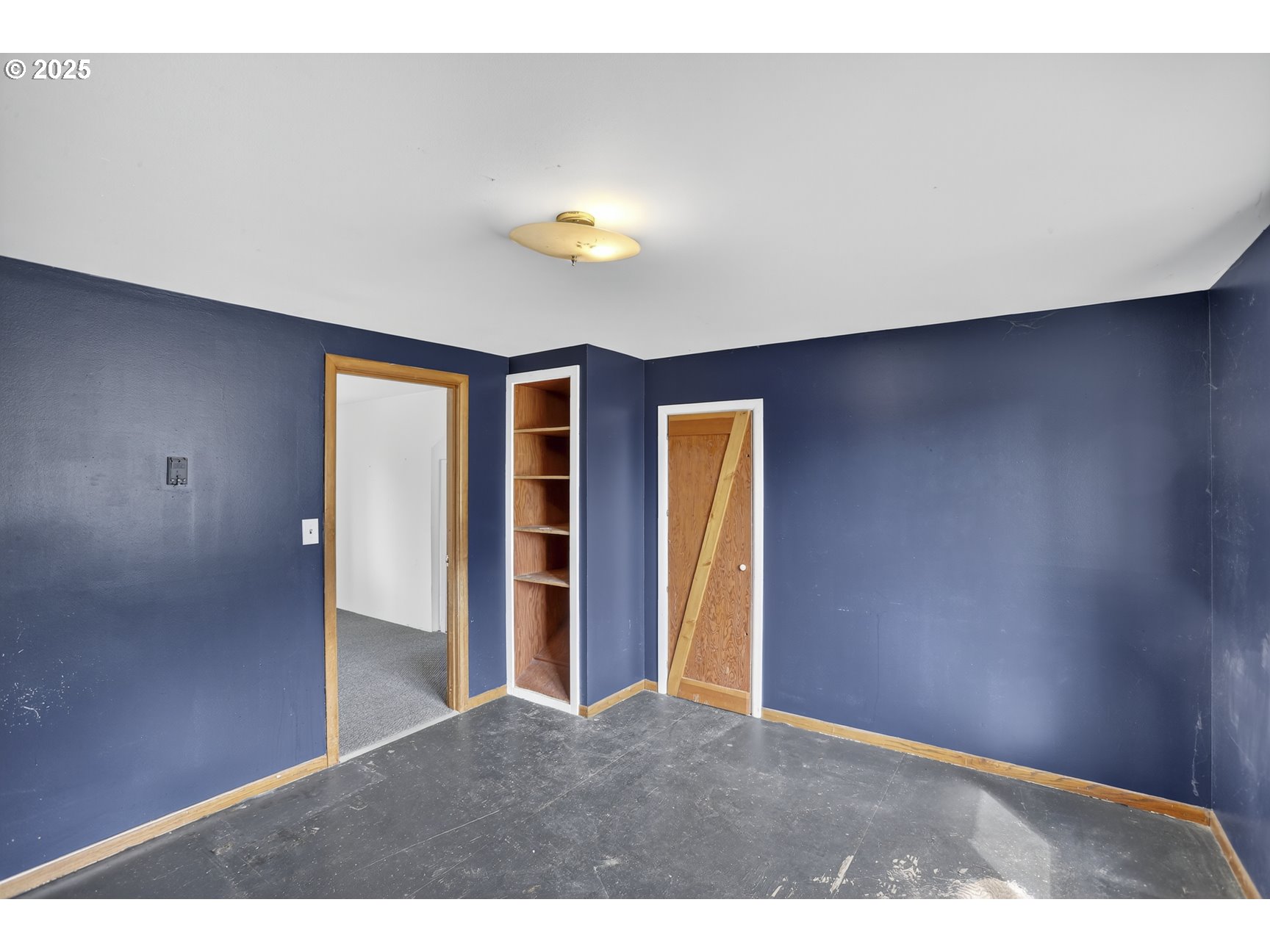 31444 New Kirk Road Scappoose, OR 97056 - Photo 24 of 43 a view interior of a house