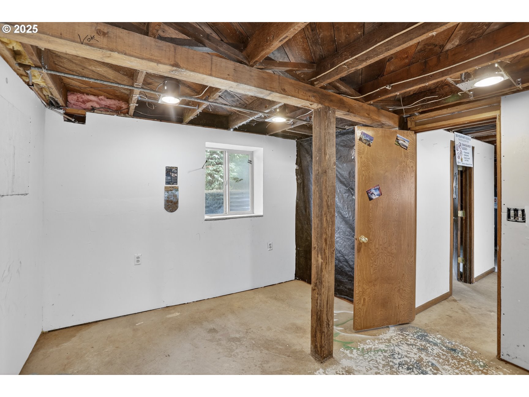 31444 New Kirk Road Scappoose, OR 97056 - Photo 31 of 43 a view of a hallway with wooden floor