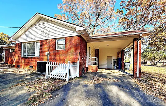 a view of a house with a outdoor space