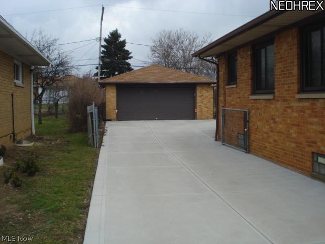 1250 Sagamore Road Cleveland, OH 44134 - Photo 2 of 21 New Driveway