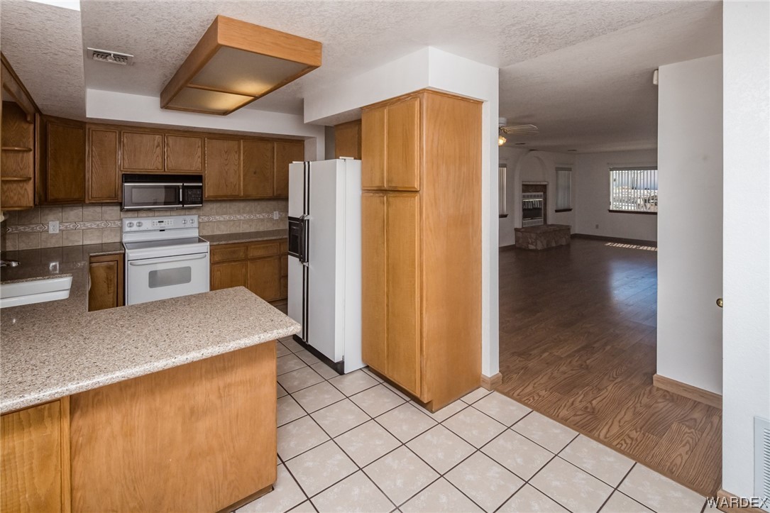 4031 Mercer Road Bullhead City, AZ 86429 - Photo 15 of 88 Gallery Image 15