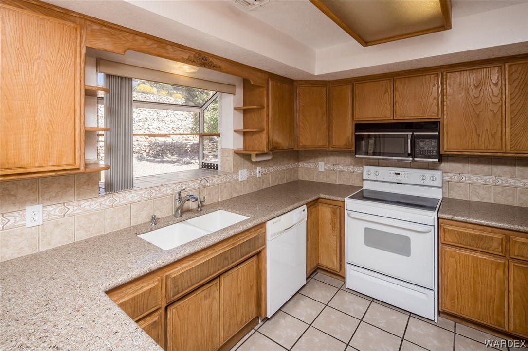 4031 Mercer Road Bullhead City, AZ 86429 - Photo 16 of 88 Gallery Image 16