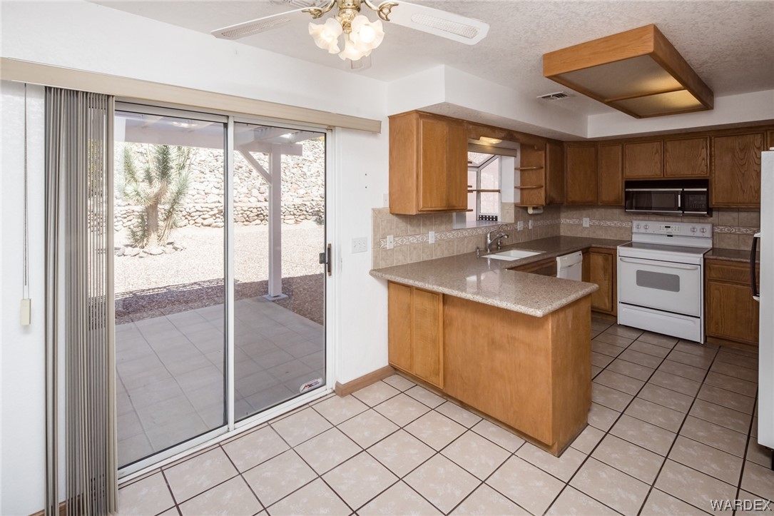 4031 Mercer Road Bullhead City, AZ 86429 - Photo 20 of 88 Gallery Image 20