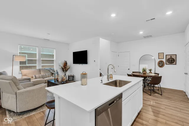 $310,000 | 7215 Governors Row, Avon, IN 46123