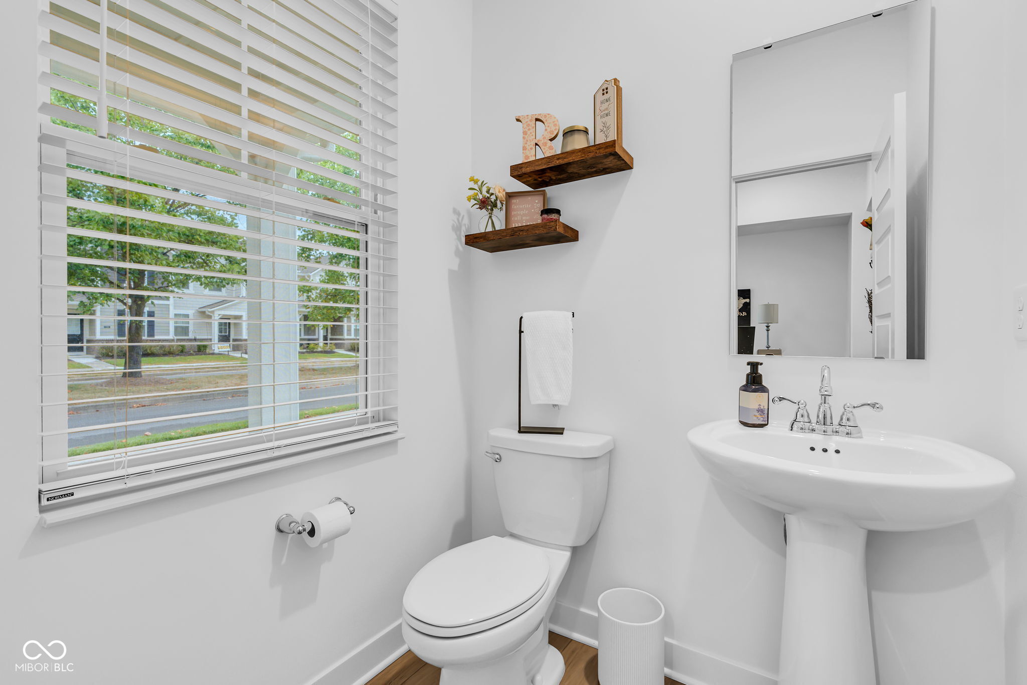 7215 Governors Row Avon, IN 46123 - Photo 16 of 45