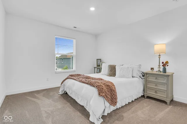 $305,000 | 7215 Governors Row, Avon, IN 46123