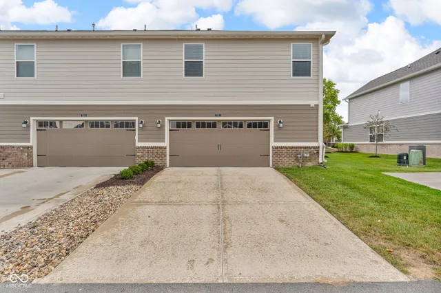$310,000 | 7215 Governors Row, Avon, IN 46123