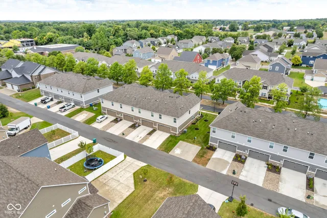 $310,000 | 7215 Governors Row, Avon, IN 46123