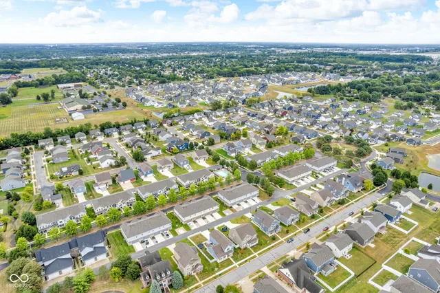 $310,000 | 7215 Governors Row, Avon, IN 46123