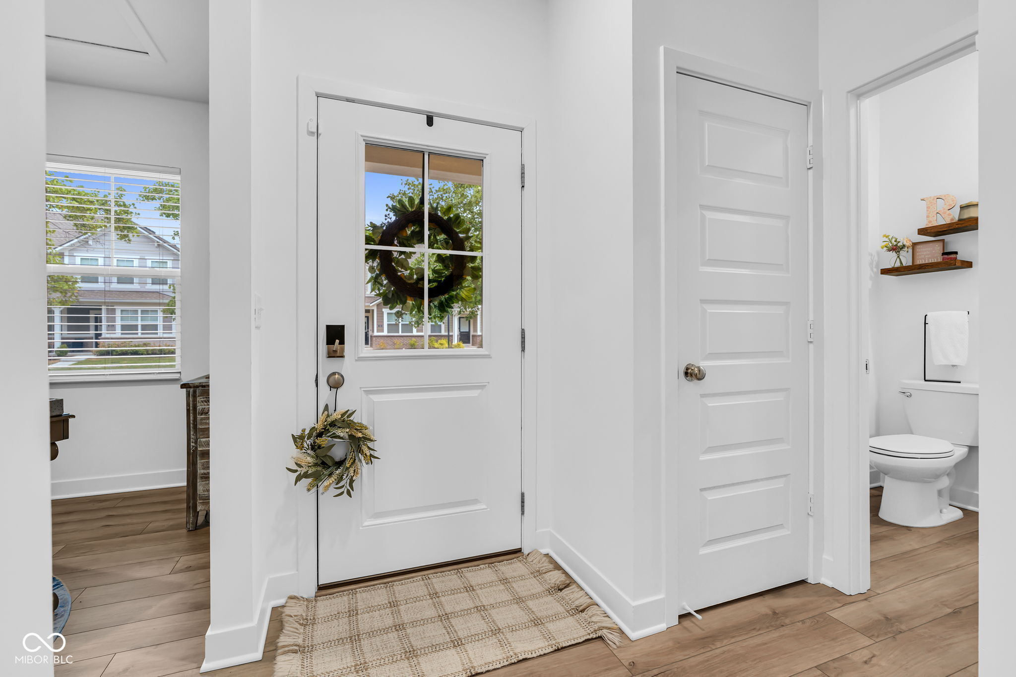 7215 Governors Row Avon, IN 46123 - Photo 5 of 45