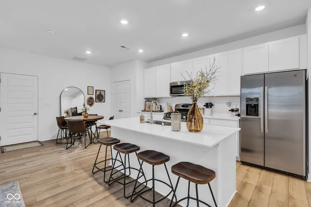 $310,000 | 7215 Governors Row, Avon, IN 46123