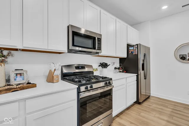 $305,000 | 7215 Governors Row, Avon, IN 46123