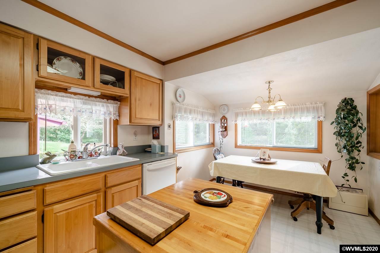 15435 Strong Road Dallas, OR 97338 - Photo 12 of 42