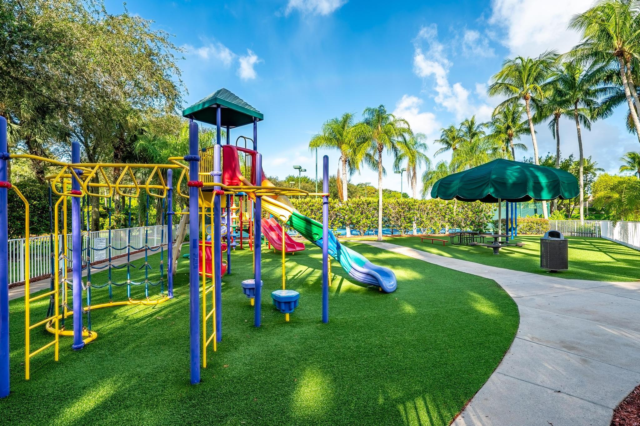 8271 Vía Serena Boca Raton, FL 33433 - Photo 32 of 33 a view of park with entertaining space