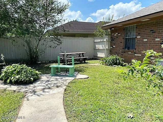 $1,600 | 206 Terry Drive, Lafayette, LA 70501