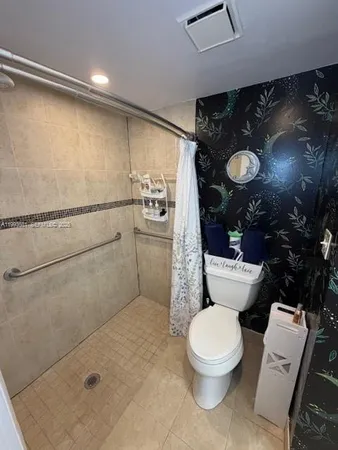 $1,800 | 1100 St Charles Place, Unit L6, Pembroke Pines, FL 33026