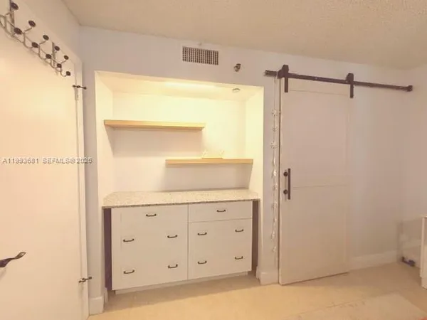 $1,800 | 1100 St Charles Place, Unit L6, Pembroke Pines, FL 33026