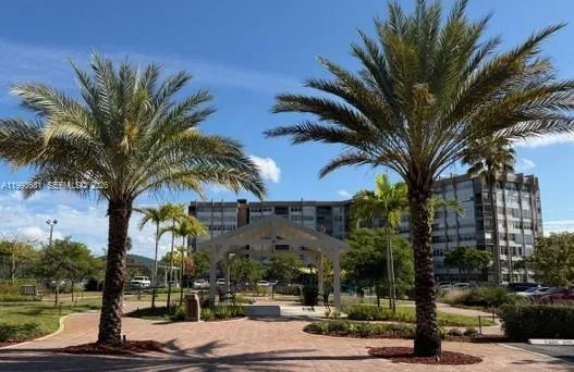 $1,800 | 1100 St Charles Place, Unit L6, Pembroke Pines, FL 33026