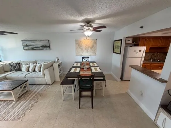 $1,800 | 1100 St Charles Place, Unit L6, Pembroke Pines, FL 33026