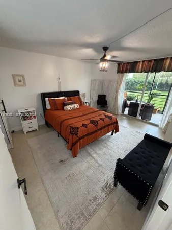 $1,800 | 1100 St Charles Place, Unit L6, Pembroke Pines, FL 33026