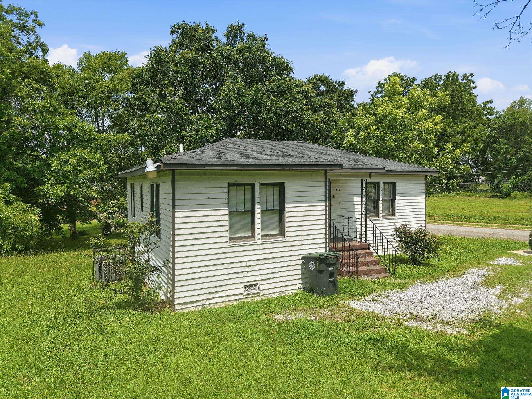 1900 14th Way Southwest Birmingham, AL 35211 - Photo 2 of 30