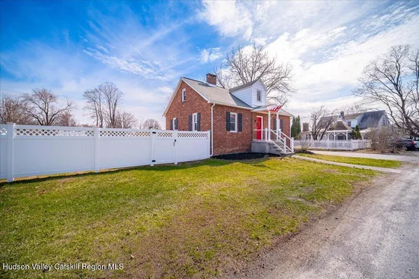 $359,000 | 229 Bayard Street, Port Ewen, NY 12466