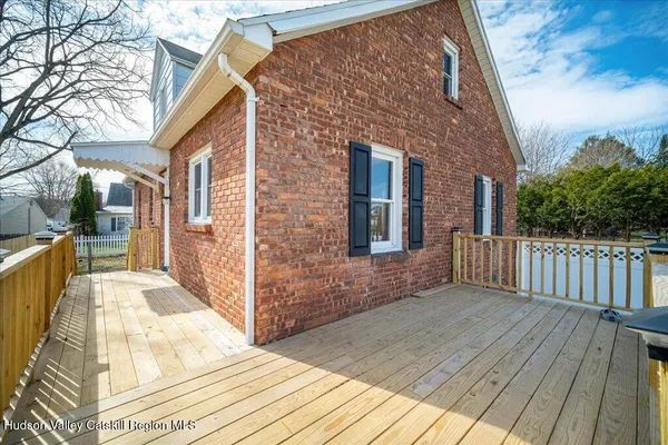 $359,000 | 229 Bayard Street, Port Ewen, NY 12466