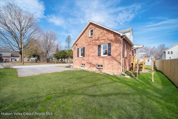 $359,000 | 229 Bayard Street, Port Ewen, NY 12466