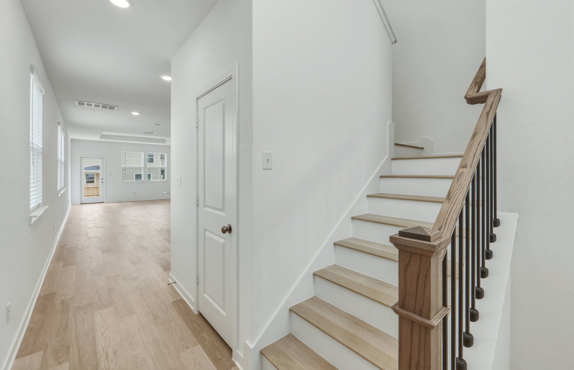 664 Rubber Tree Way Buda, TX 78610 - Photo 13 of 23 Gallery Image 13