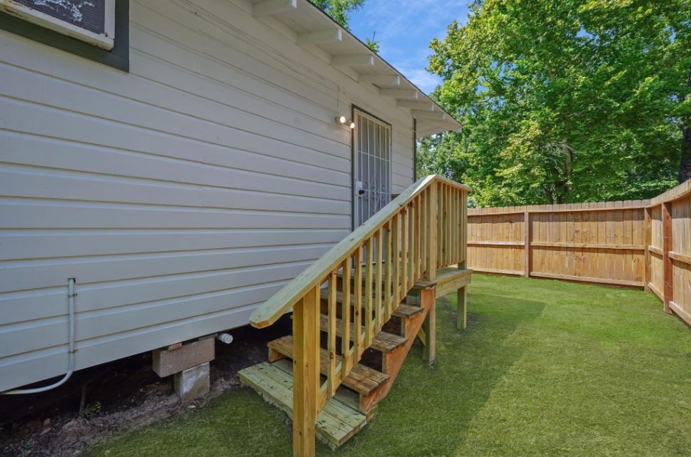 701 Clay Street Cleveland, TX 77327 - Photo 18 of 18 New backdoor steps
