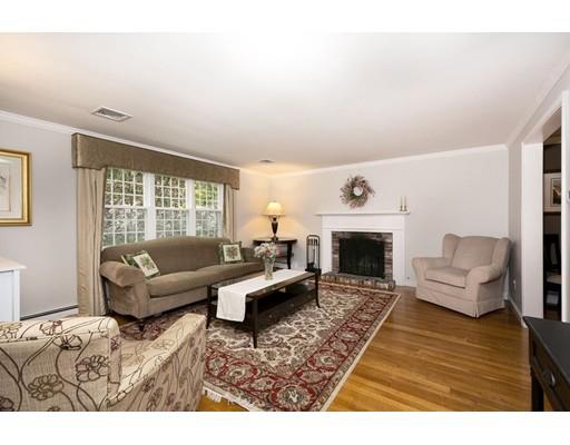 23 Longmeadow Road Hingham, MA 02043 - Photo 4 of 30 Gallery Image 4
