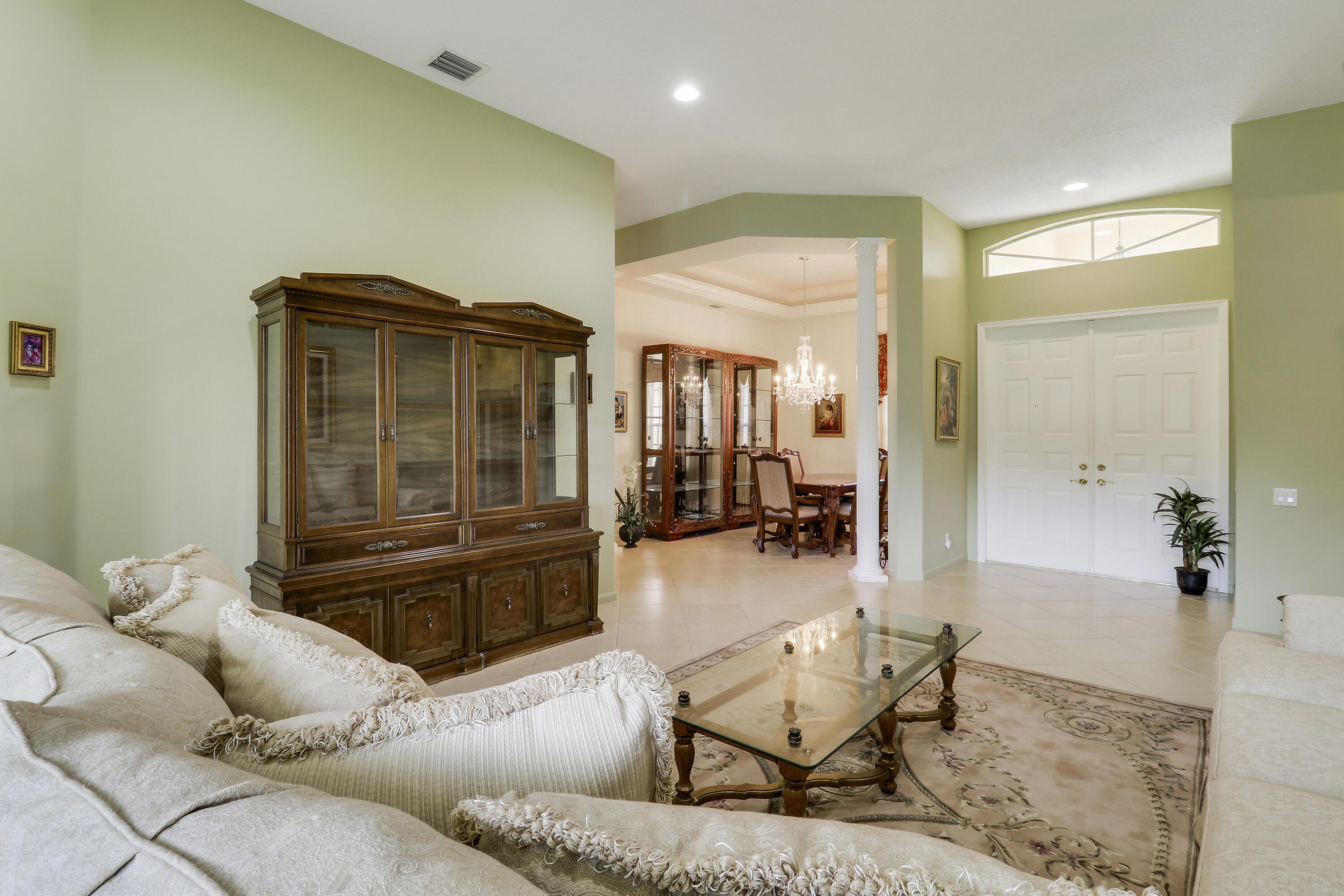 6565 Garde Road Boynton Beach, FL 33472 - Photo 27 of 54 a living room with furniture