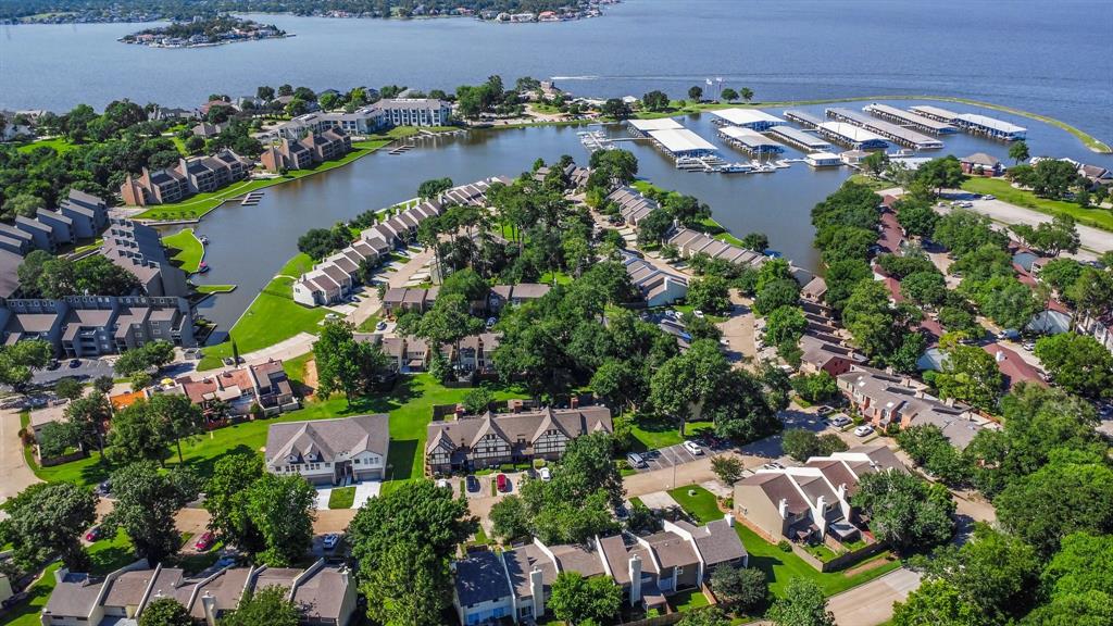 Enjoy lake living in the sought after community of Walden on Lake Conroe.  Just a block from the water and all the lake amenities such as dining, swimming, splash pad, tennis, pickle ball, fitness center, fishing from the pier, kayaking, paddle boarding, dog park, renowned golf course, walking trails with deer and excellent bird watching.