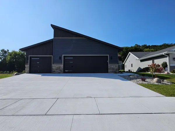 $540,900 | 3800 Huntington Court, Janesville, WI 53546