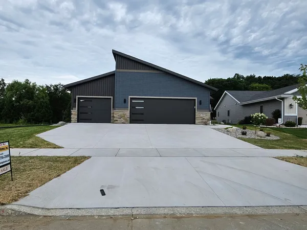 $540,900 | 3800 Huntington Court, Janesville, WI 53546