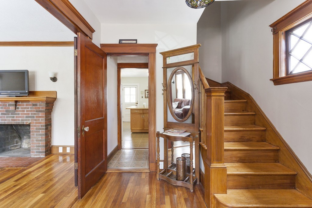 28 Murray Hill Road Boston, MA 02131 - Photo 3 of 17 Gallery Image 3