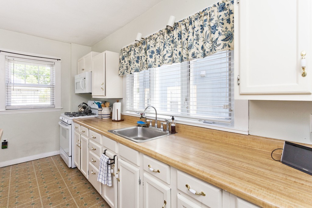 28 Murray Hill Road Boston, MA 02131 - Photo 10 of 17 Gallery Image 10