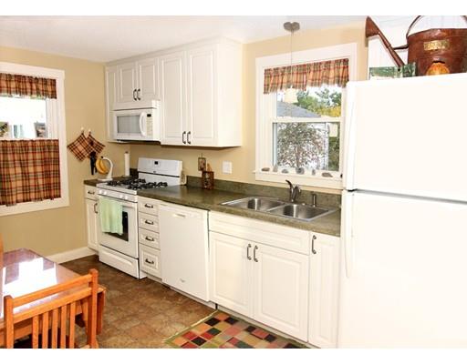 21 Amanda Street Springfield, MA 01118 - Photo 4 of 17