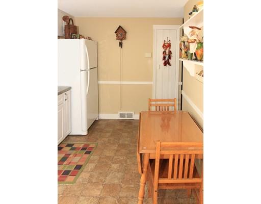 21 Amanda Street Springfield, MA 01118 - Photo 5 of 17