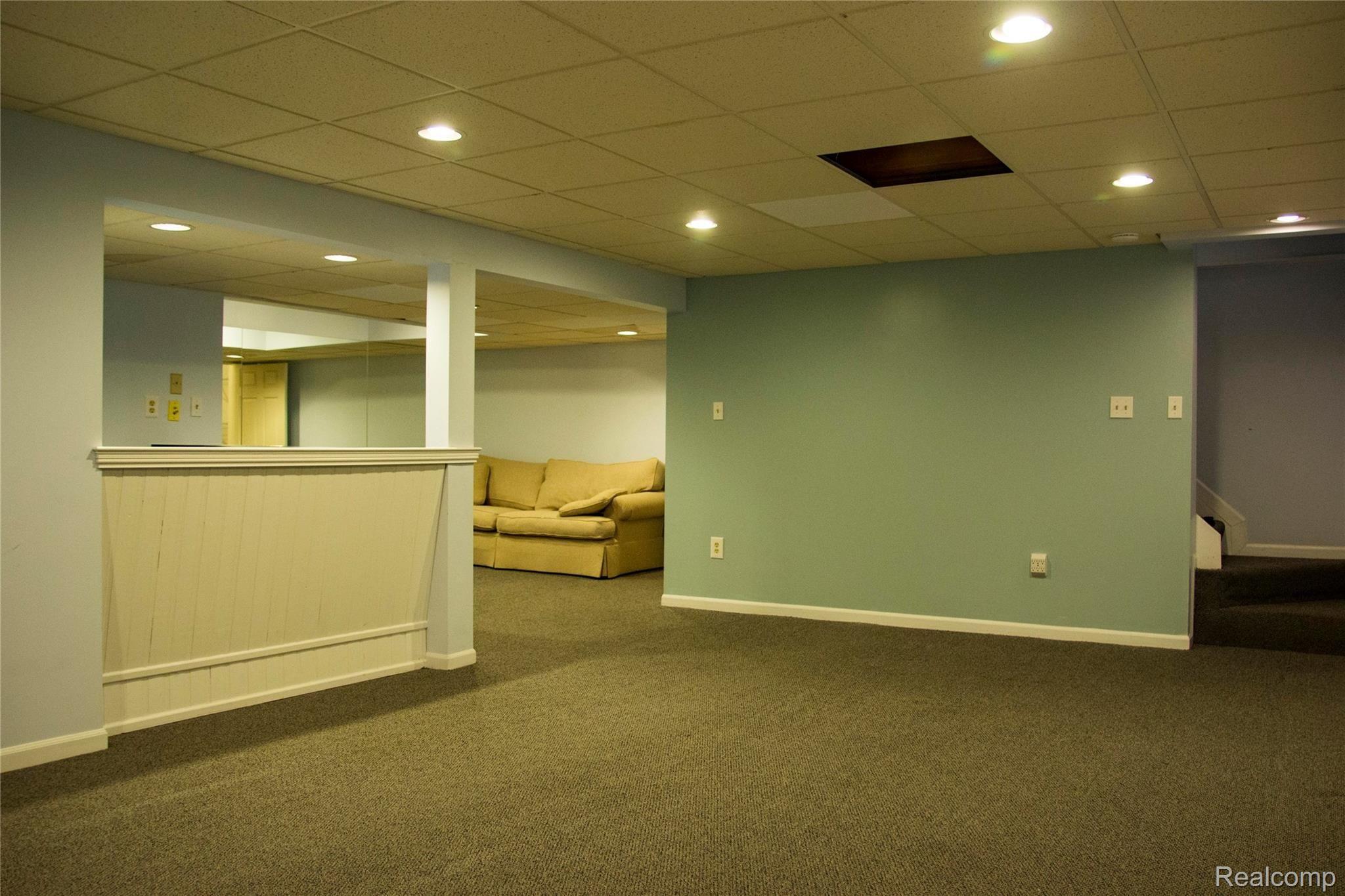 6834 High Ridge Road West Bloomfield, MI 48324 - Photo 23 of 25 22.jpg