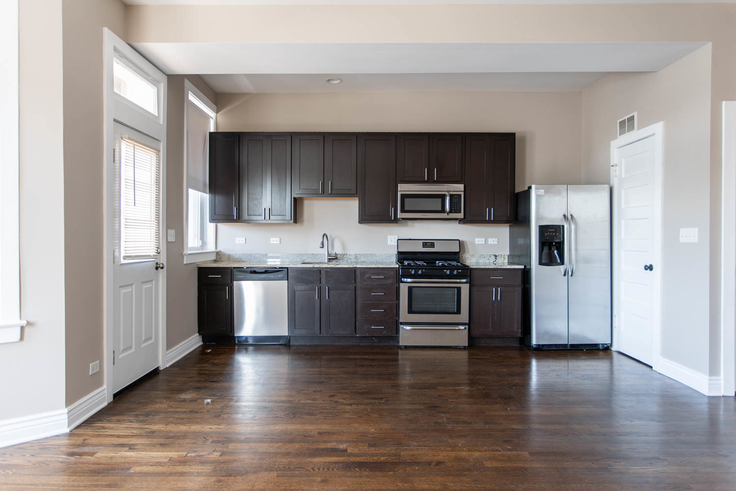 1525 West Addison Street, Unit 3 Chicago, IL 60613 - Photo 20 of 32