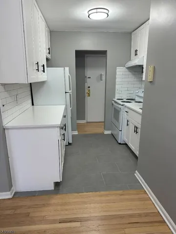 $2,000 | 138 Roseland Avenue, Unit 4, Caldwell, NJ 07006