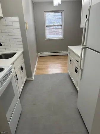$1,900 | 138 Roseland Avenue, Unit 4, Caldwell, NJ 07006