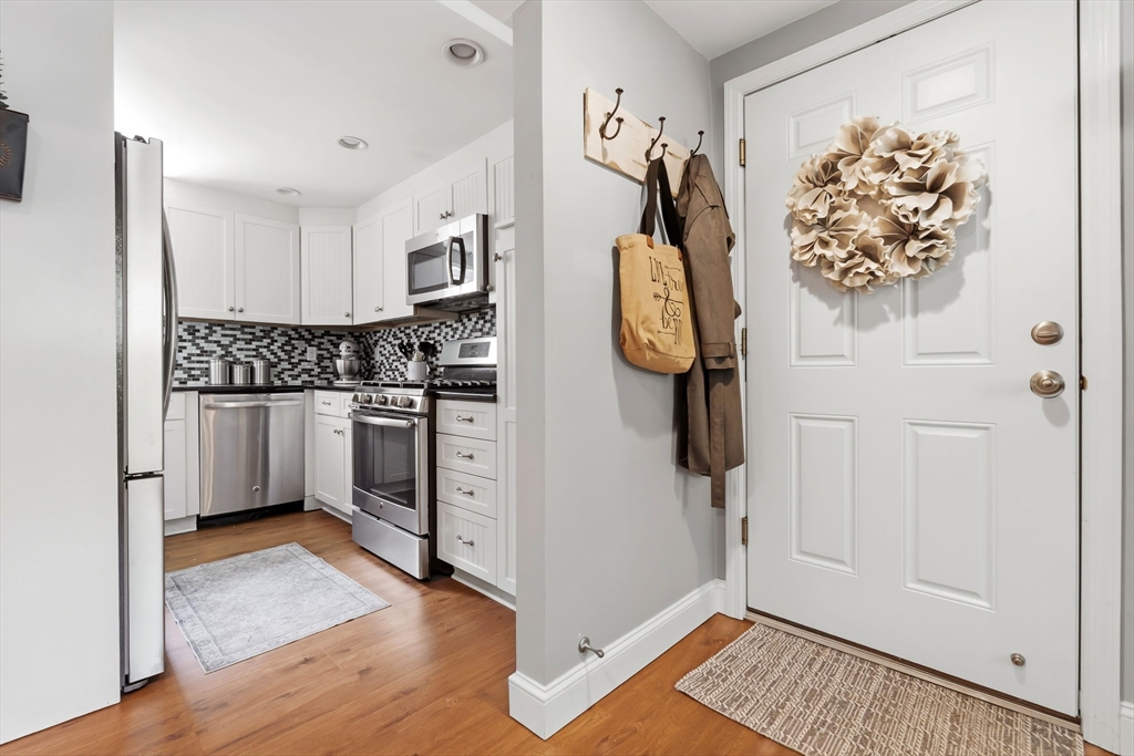 79 Martin Road Reading, MA 01867 - Photo 23 of 42