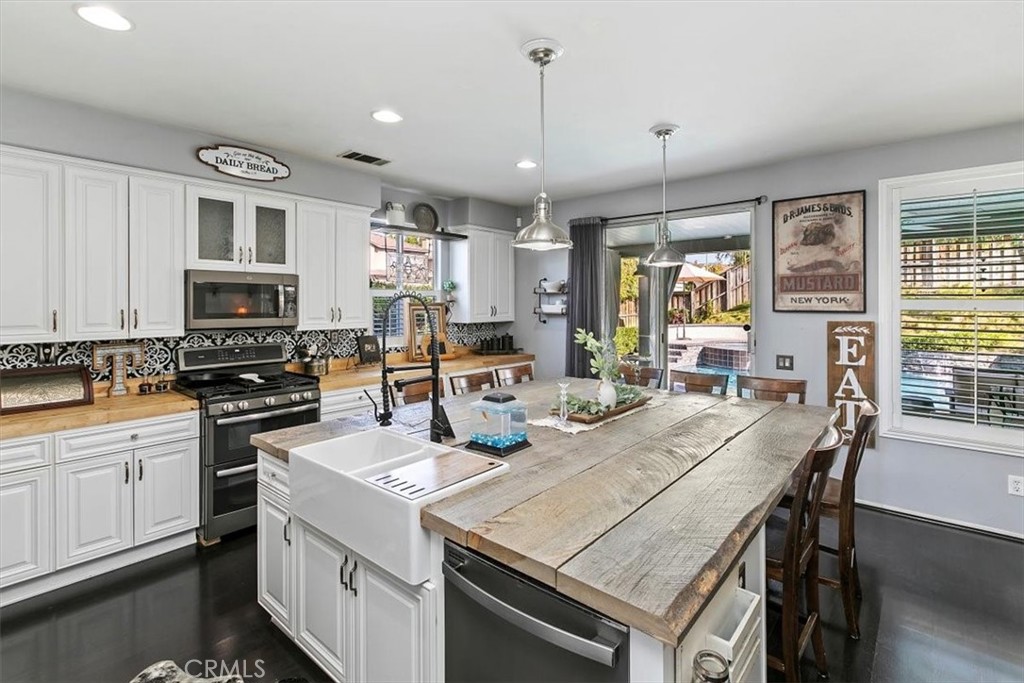 8402 Lindenhurst Street Riverside, CA 92508 - Photo 12 of 52 TONS of Cabinets for Storage