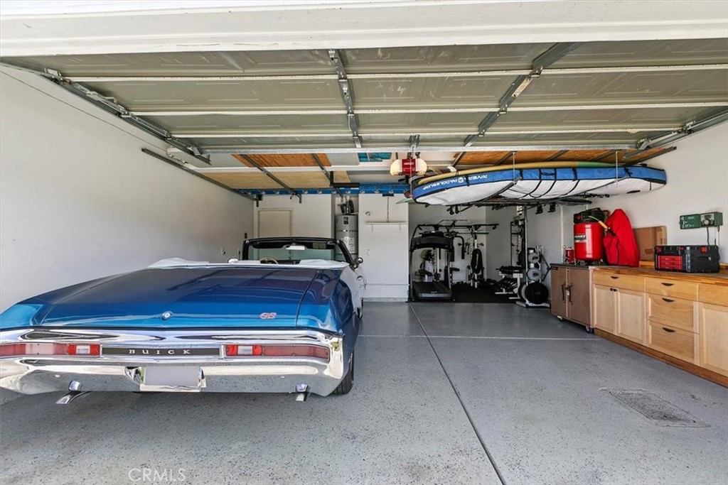 8402 Lindenhurst Street Riverside, CA 92508 - Photo 47 of 52 3 Car Tandem Garage!!