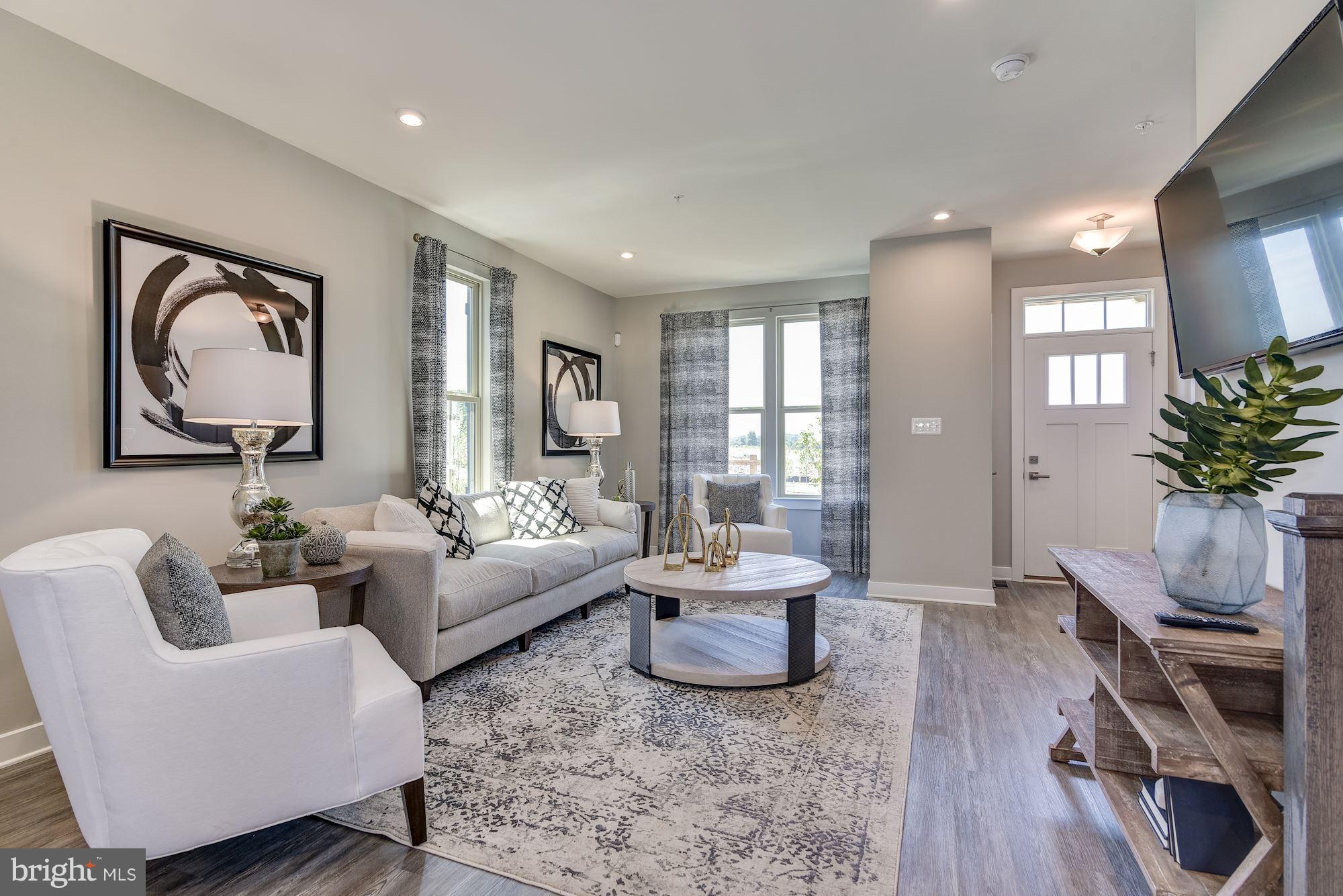 1802 Wind Gate Road Halethorpe, MD 21227 - Photo 11 of 28 Living Room