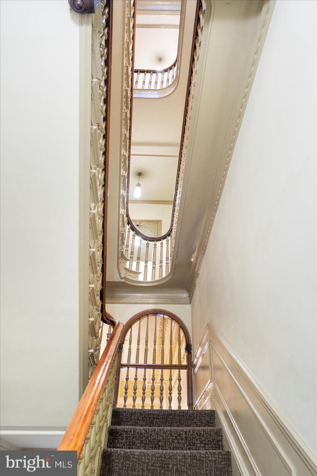 1014 North Charles Street, Unit R5 Baltimore, MD 21201 - Photo 30 of 37